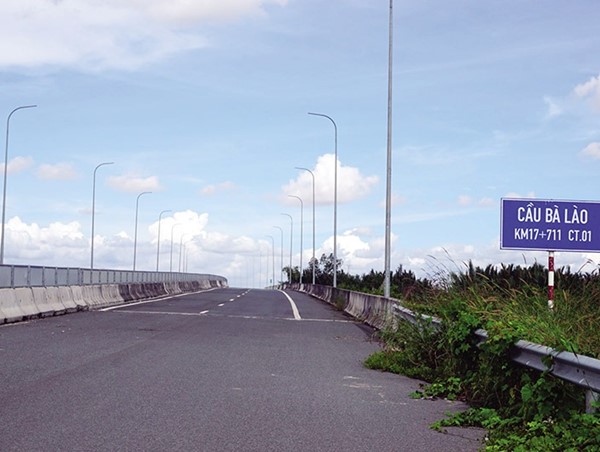 Lùi thời gian hoàn thành cao tốc Bến Lức-Long Thành