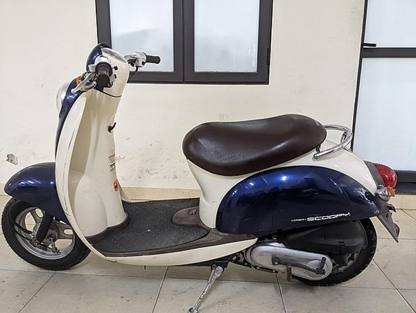 Cảnh sát 141 phát hiện người phụ nữ điều khiển xe Honda Scoopy không rõ nguồn gốc