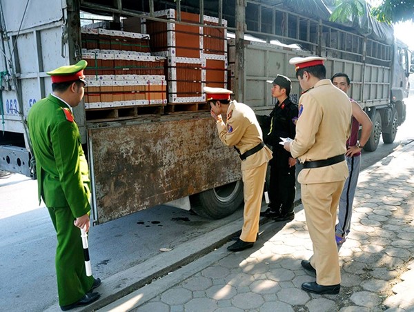 Mở cao điểm đấu tranh chống buôn lậu, gian lận thương mại và hàng giả dịp Tết 2023