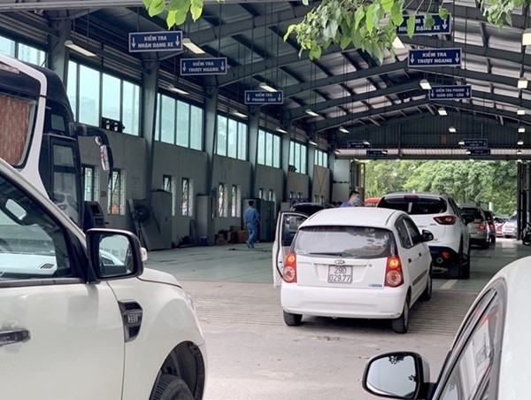 Tạm đình chỉ công tác 3 nhân viên kiểm định xe cơ giới