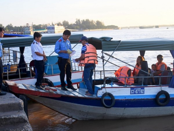 Tăng cường kiểm tra, giám sát bảo đảm an toàn vận tải đường thủy nội địa