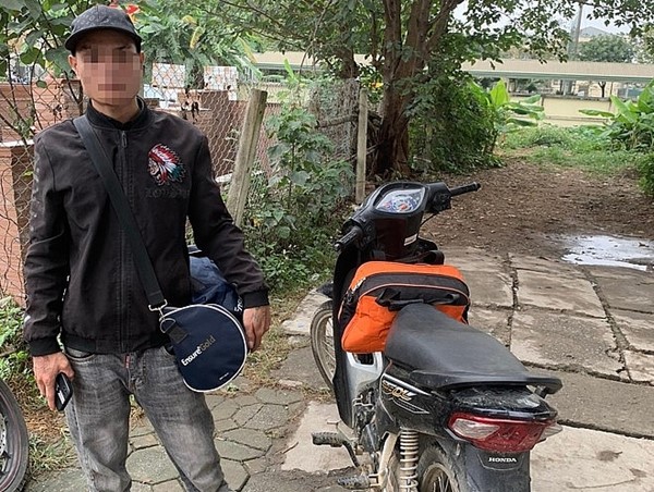 Nam thanh niên mua xe giá rẻ trên mạng gặp ngay cảnh sát 141