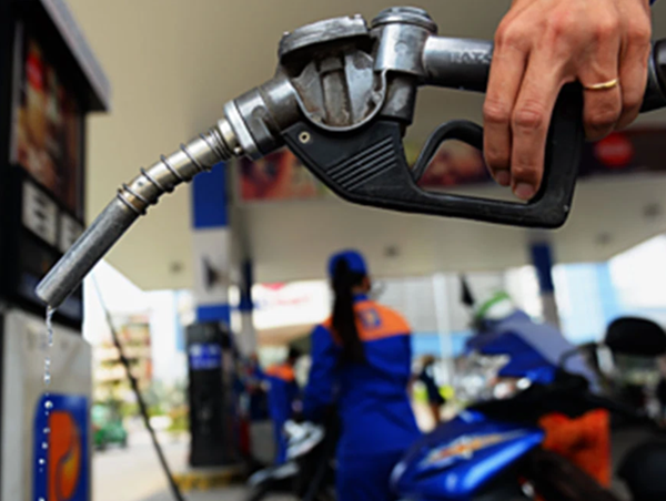 Đề xuất mức thuế bảo vệ môi trường đối với xăng, dầu năm 2023 như năm 2022