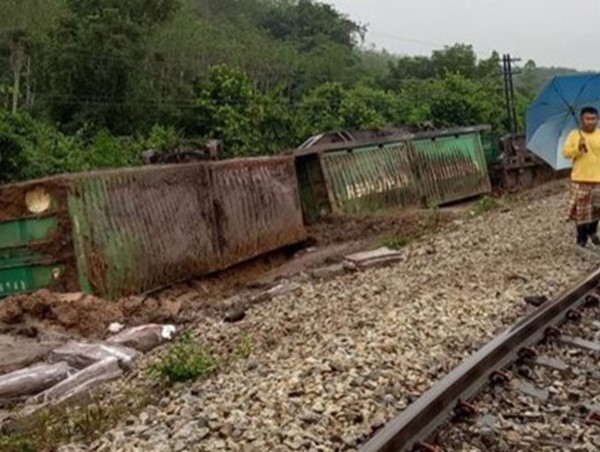 Nổ trên đường ray ở Thái Lan, 7 người thương vong