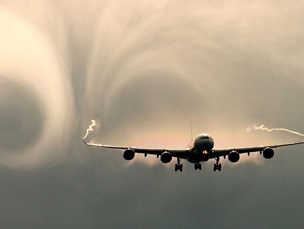 Máy bay đi vào vùng nhiễu động, hơn 30 người bị thương