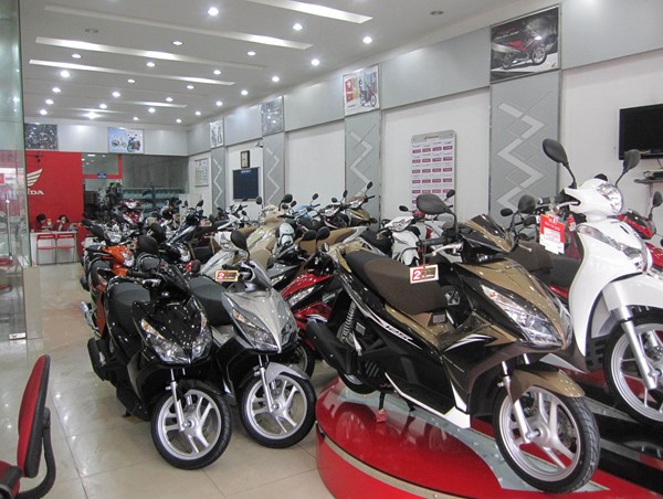 Tăng cường quản lý đối với doanh nghiệp, đại lý kinh doanh ô tô, xe máy