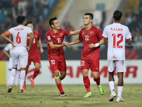 ĐT Việt Nam vào bán kết AFF Cup 2022 với ngôi đầu bảng