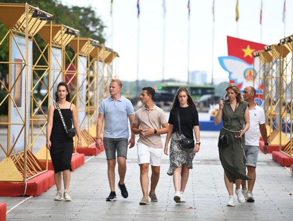 Tổng thu từ khách du lịch dịp Tết Dương lịch ước đạt hơn 9.000 tỷ đồng