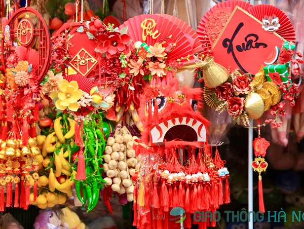 Phố Hàng Mã “khoác áo mới” chào đón Xuân 2023