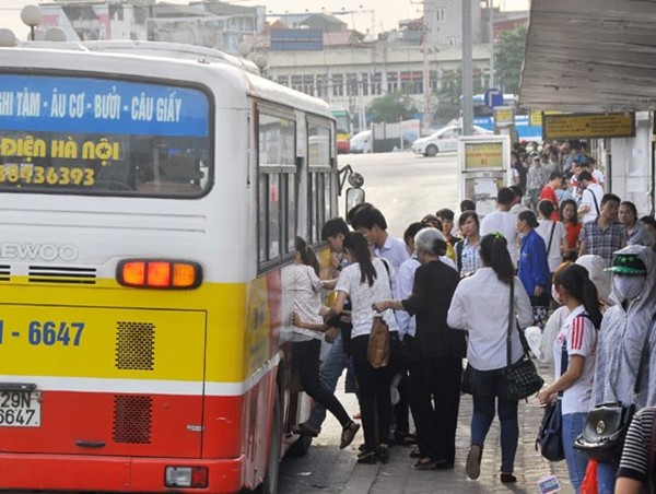 Bắt kẻ chuyên hành nghề "hai ngón" tại các bến xe buýt