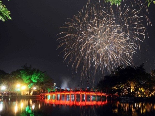 Hà Nội bắn pháo hoa ở 30 điểm dịp Tết Nguyên đán Quý Mão 2023