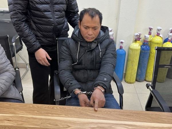 Lật tẩy gã đi xe máy từ Sơn La về Hà Nội