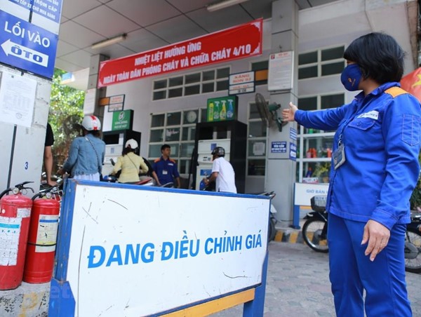 Đề xuất rút ngắn thời gian điều hành giá xăng dầu xuống 7 ngày
