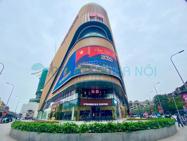 Hà Nội đường phố trang hoàng rực rỡ đón Tết Quý Mão 2023