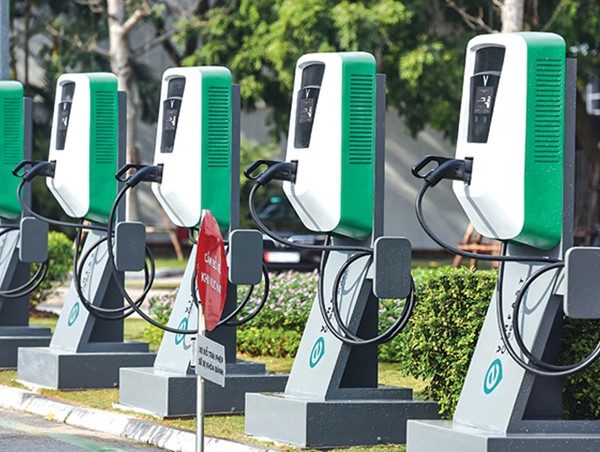 Sớm ban hành các tiêu chuẩn, quy chuẩn về trạm sạc xe điện