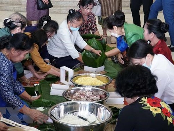 Tổ chức các chương trình đón Tết cổ truyền Việt Nam tại Lào năm 2023