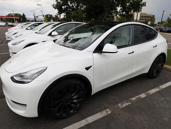 Tesla giảm tới 20% giá bán tại thị trường Mỹ và châu Âu