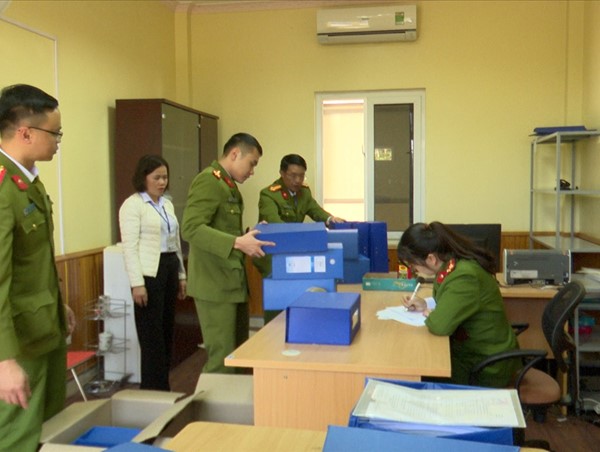 Khởi tố vụ án nhận hối lộ tại 2 Trung tâm đăng kiểm tỉnh Sơn La