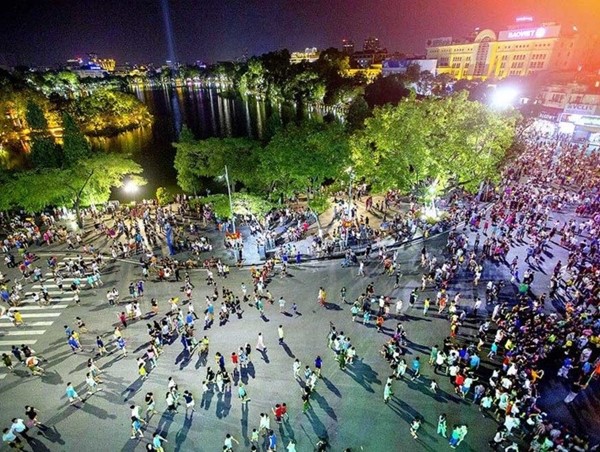 Tạm dừng hoạt động phố đi bộ hồ Hoàn Kiếm và phố cổ dịp Tết Quý Mão