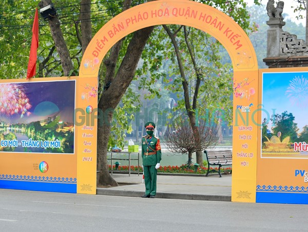 An ninh được thắt chặt tại địa điểm bắn pháo hoa Hồ Gươm