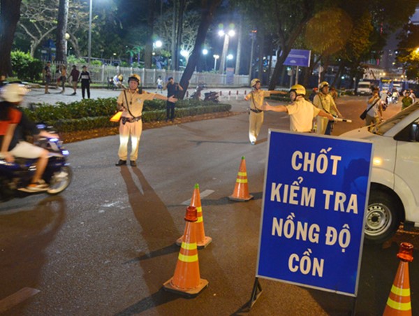 Mức phạt vi phạm nồng độ cồn đối với người điều khiển ô tô, xe máy, xe đạp