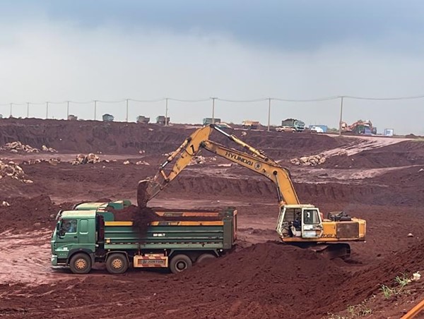 Hơn 1.000 người đón giao thừa trên công trường sân bay Long Thành