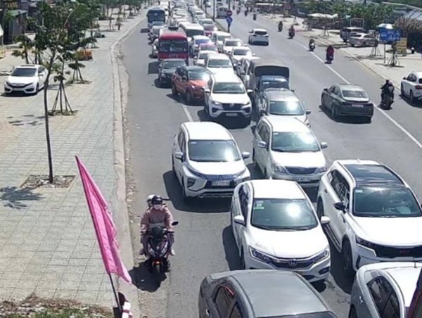 Xử phạt hơn 1.700 trường hợp vi phạm giao thông trong ngày mùng 2 Tết