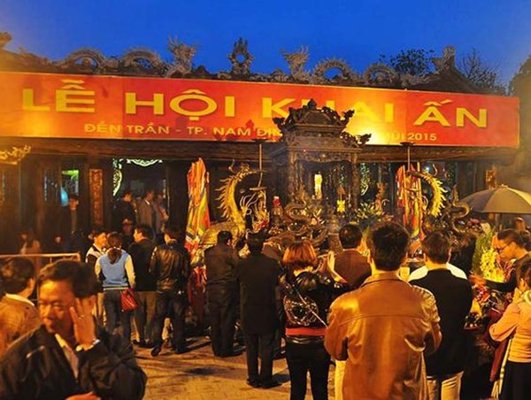  Lễ hội Khai ấn đền Trần được tổ chức trở lại 