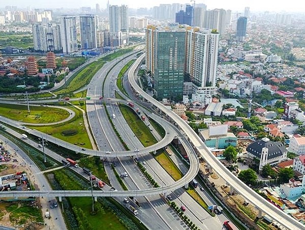 Hà Nội tổ chức phong trào thi đua đẩy mạnh phát triển kết cấu hạ tầng đồng bộ, hiện đại