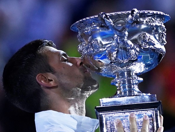 Novak Djokovic lần thứ 10 giành chức vô địch Úc mở rộng