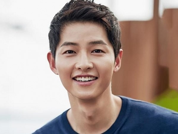 Song Joong Ki thông báo kết hôn với bạn gái người Anh
