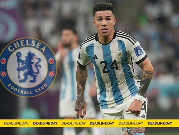 Enzo Fernandez đầu quân cho Chelsea với mức phí kỷ lục