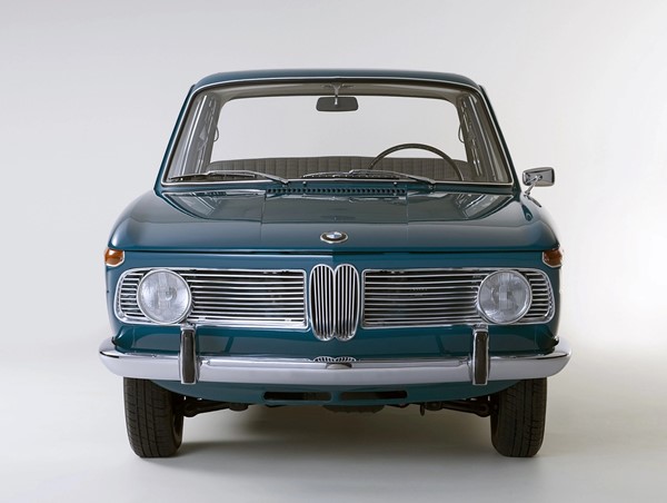 BMW nộp bằng sáng chế cho lưới tản nhiệt tích hợp đèn pha 