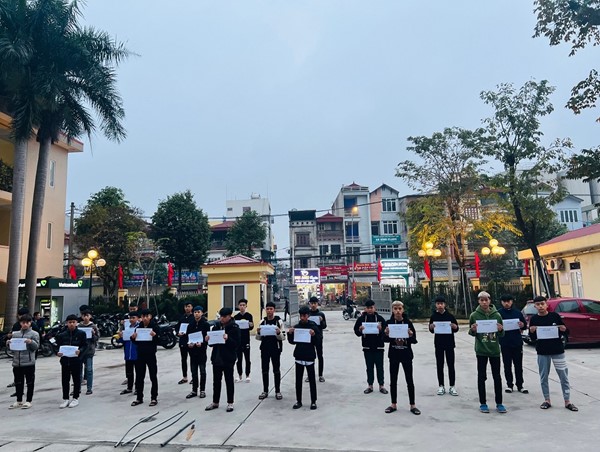 Bắt nhóm côn đồ cầm dao, tuýp sắt đánh người