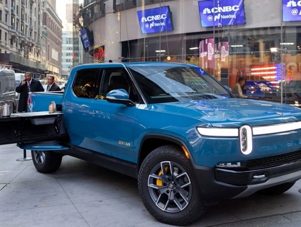 Ford bán 91 triệu cổ phiếu của nhà sản xuất xe điện Rivian