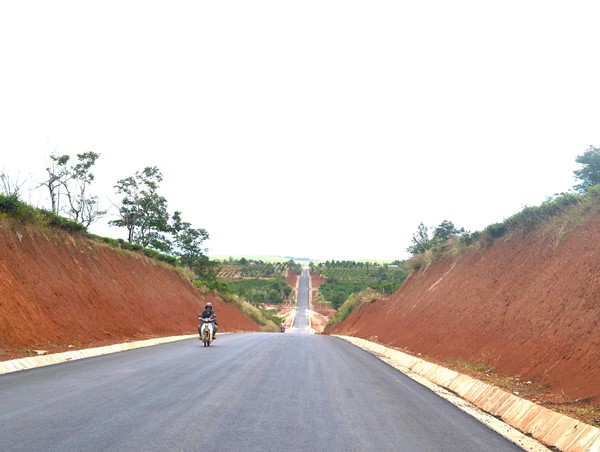 Bộ GTVT trả lời đề nghị chi trả kinh phí hỗ trợ đào tạo, giải quyết việc làm cho người dân bị thu hồi đất để làm tuyến tránh đường Hồ Chí Minh