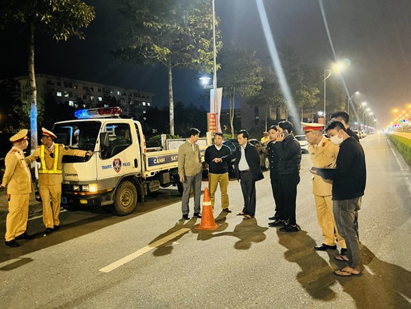 Liên tiếp các đối tượng chống đối, đâm xe vào lực lượng CSGT