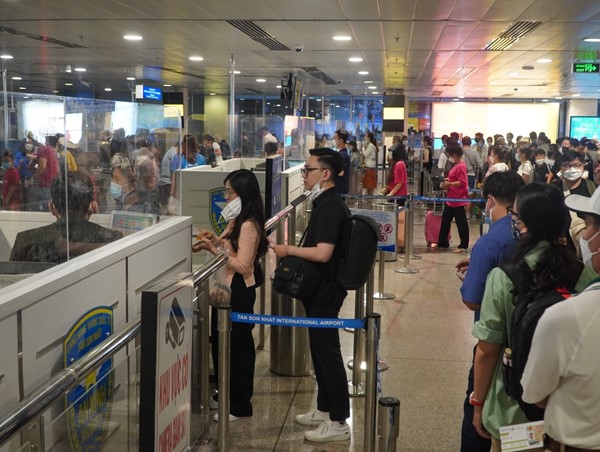 Người dân cẩn trọng khi mua vé máy bay qua các kênh trung gian