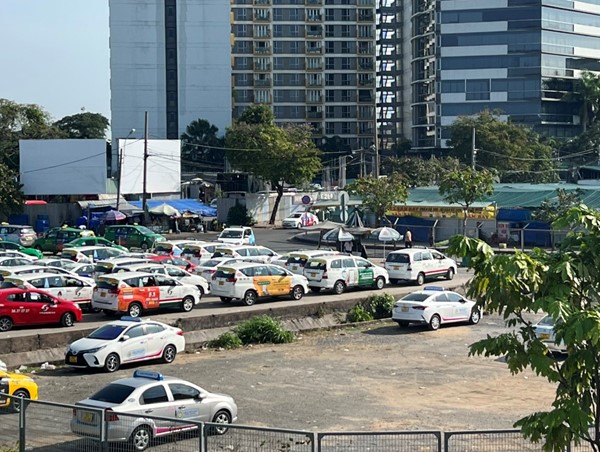 Cảng hàng không Tân Sơn Nhất đề xuất tiếp tục khai thác bãi đệm taxi