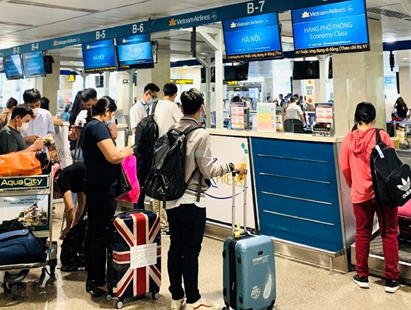 Tăng cường kiểm soát việc bán vé máy bay của các hãng hàng không