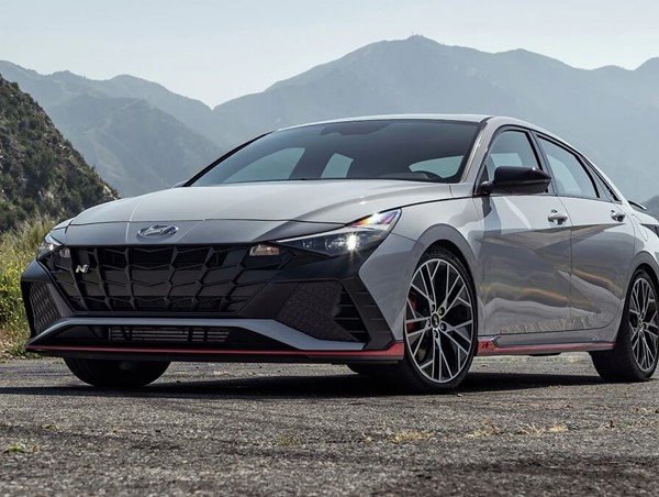 Triệu hồi hơn 350 xe Hyundai Elantra 2023 tại Việt Nam để gia cố dây an toàn