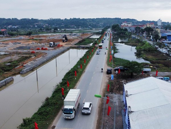 Đảm bảo việc thi công Quốc lộ 6 không chồng lấn