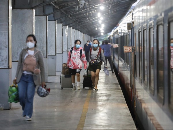 Bộ GTVT trả lời kiến nghị liên quan đến miễn, giảm tiền vé tàu xe, vé máy bay