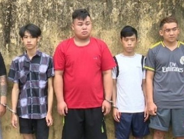 Bắt nhóm thanh thiếu niên tụ tập nẹt pô, lạng lách trên Quốc lộ 1