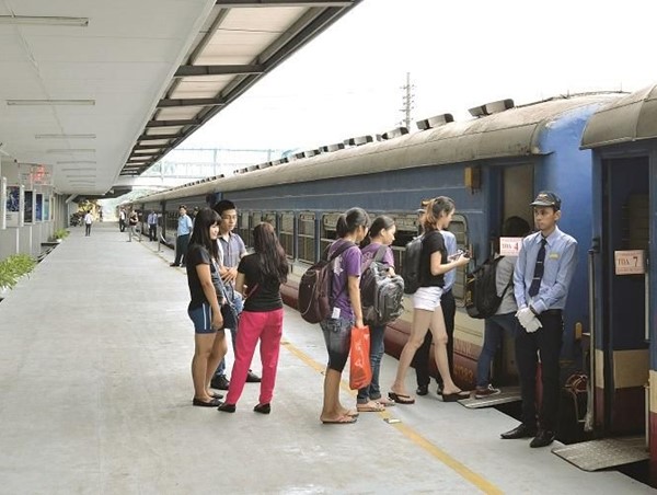 Đường sắt tổ chức chạy lại đôi tàu du lịch chất lượng cao Hà Nội - Đà Nẵng