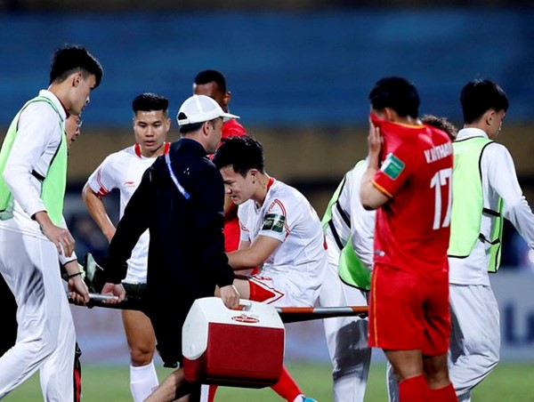 Chơi xấu Hoàng Đức, cầu thủ CLB Công an Hà Nội nhận án phạt nặng