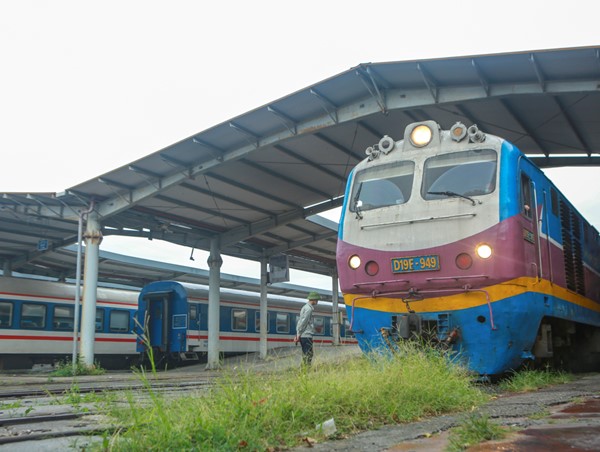 Bộ GTVT trả lời kiến nghị xin gia hạn niên hạn đầu máy, toa xe