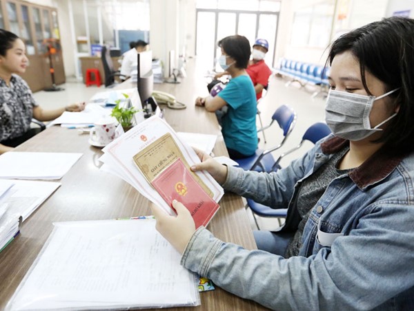 Hà Nội khẩn trương rà soát các TTHC có yêu cầu phải nộp, xuất trình Sổ hộ khẩu, Sổ tạm trú giấy