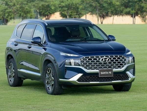 Gần 18.000 xe Hyundai Santa Fe tại Việt Nam phải triệu hồi vì lỗi dây an toàn