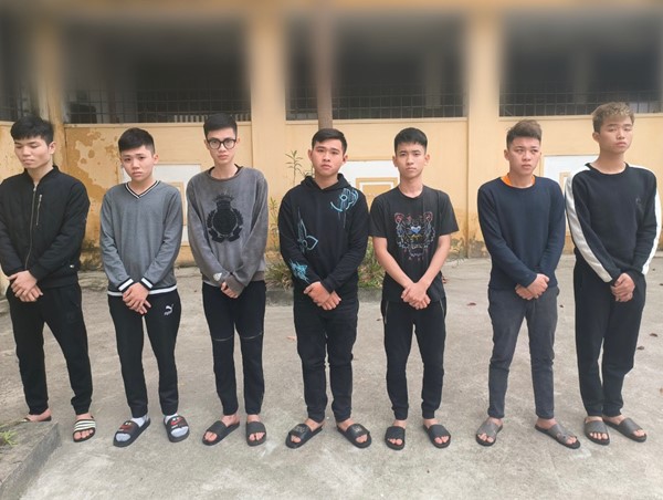 Bắt giữ nhóm thanh niên giải quyết mâu thuẫn bằng "bom xăng"